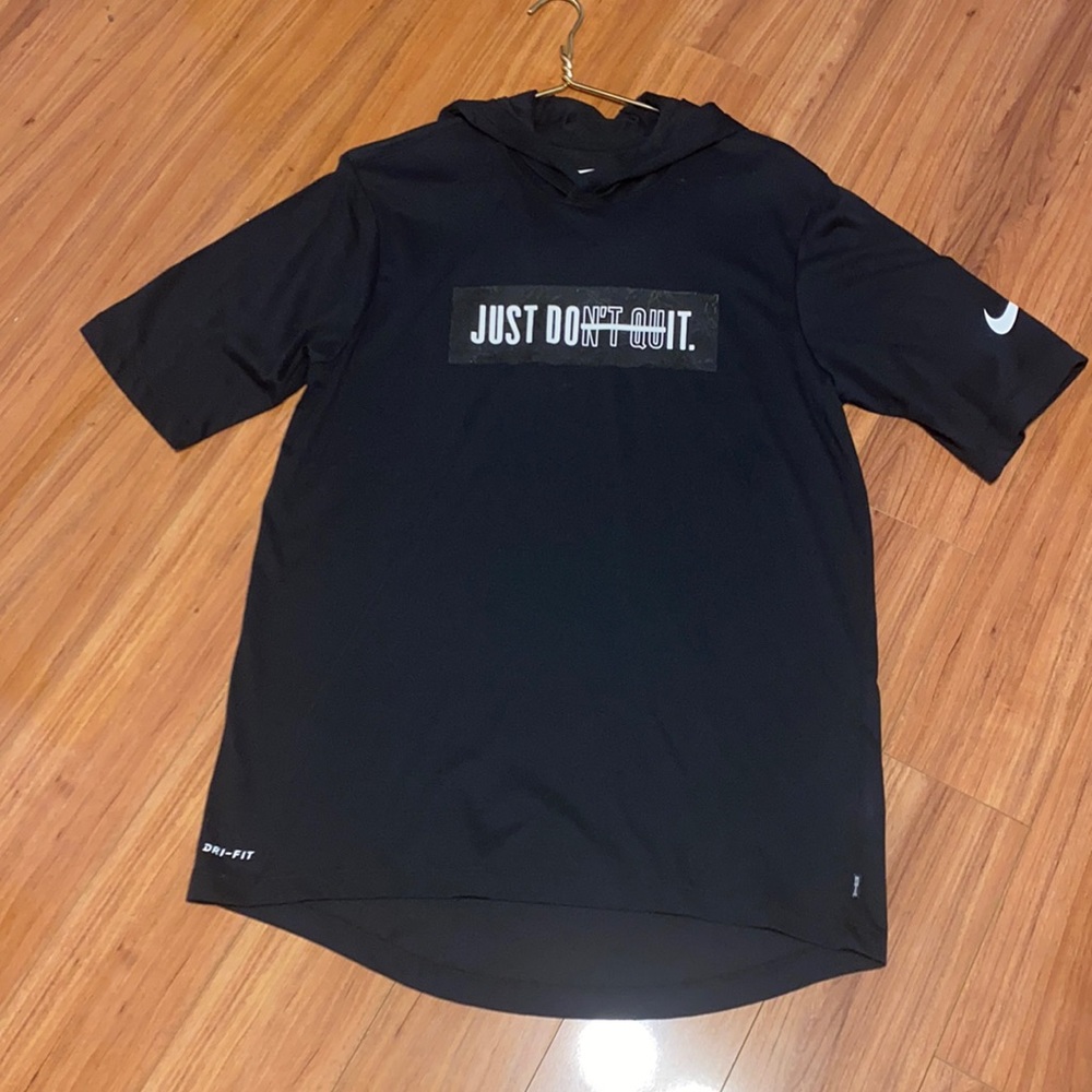 Men’s Nike Tee with Hood Size:M